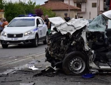 Τραγωδία στη Χαλκιδική: Μετωπική σύγκρουση Βούλγαρων-Σέρβων τουριστών - Ένας νεκρός